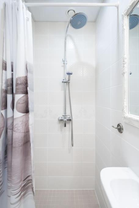 Cozy Studio Apartment Таллин Экстерьер фото